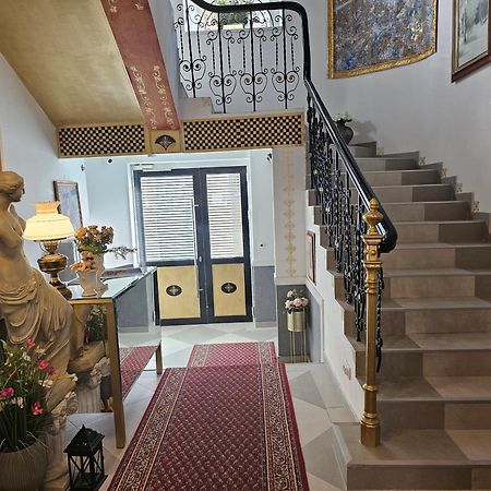 Vansvel Royal Boutique Apartment 2 Belgrado Esterno foto