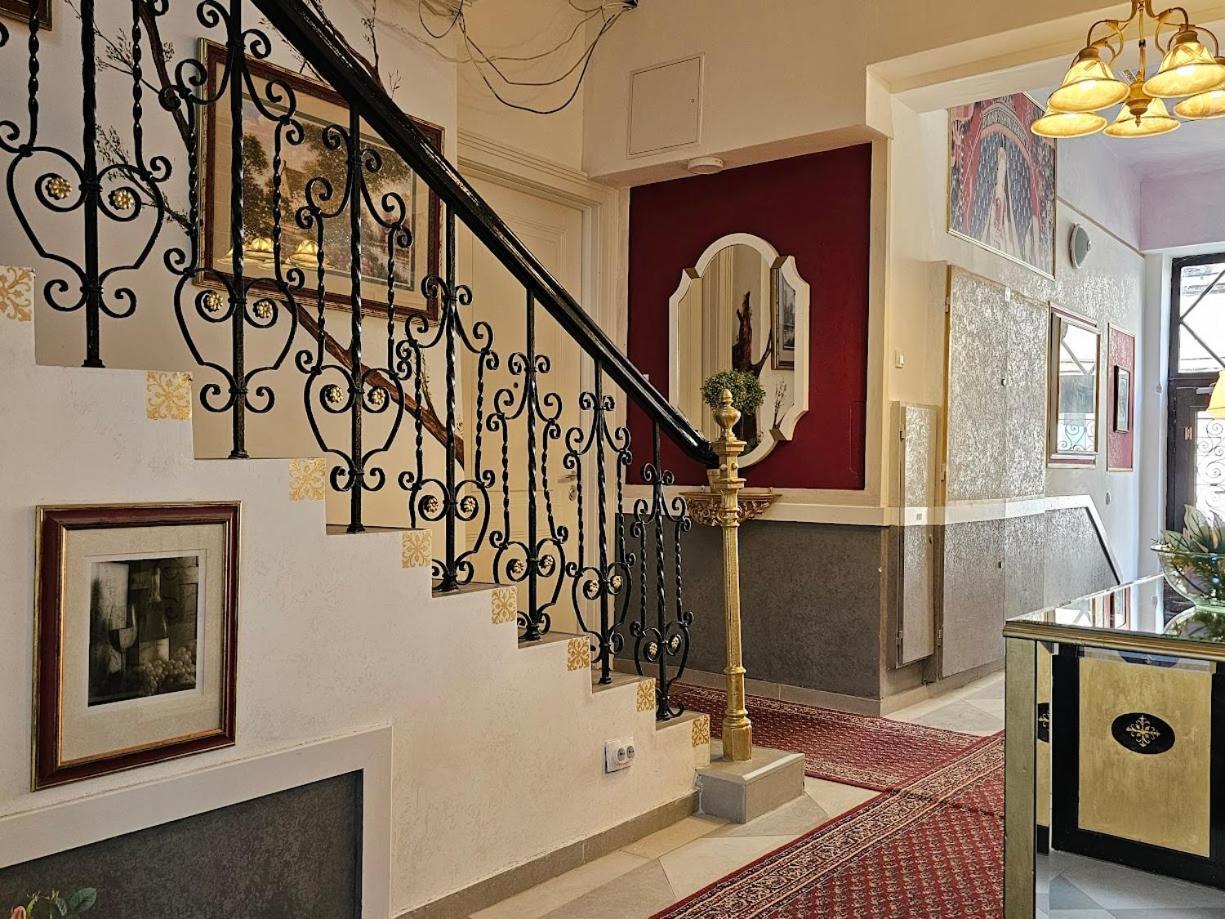 Vansvel Royal Boutique Apartment 2 Belgrado Esterno foto